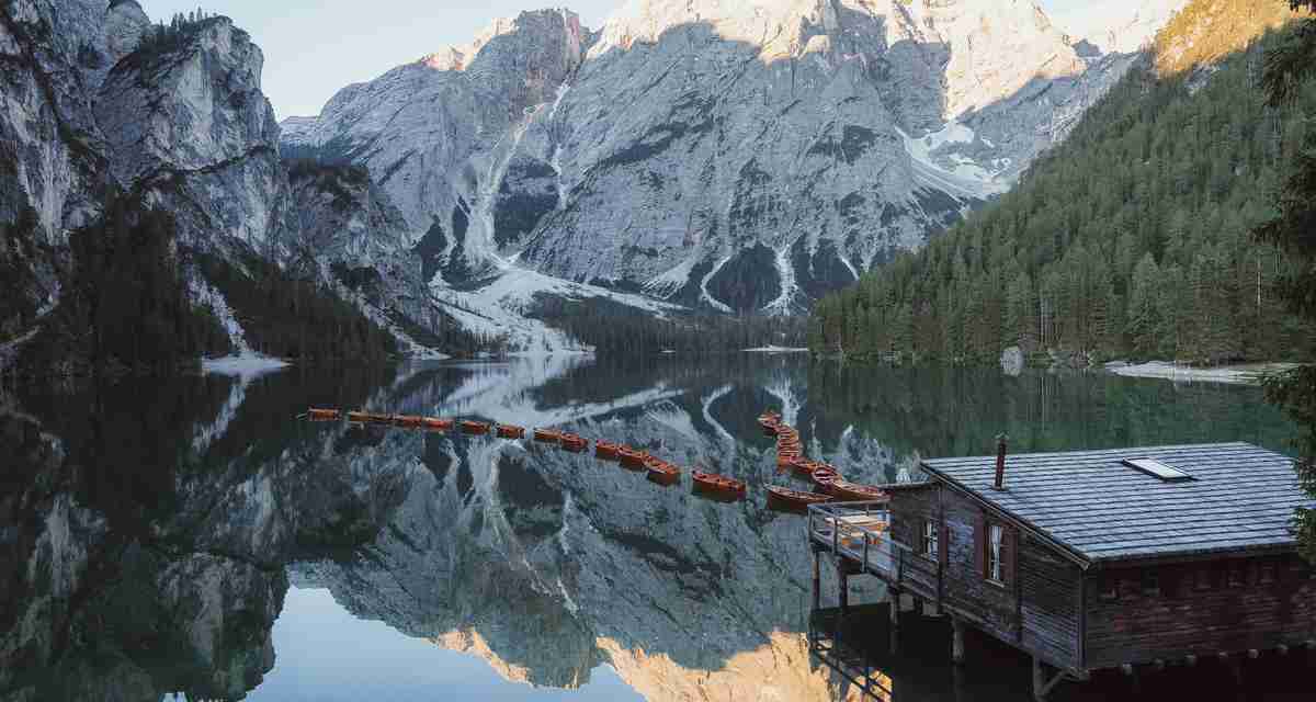 自然风光 小屋 雪山 小船 世外仙境