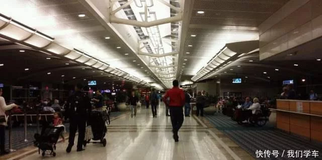 大批美籍华人连夜回国,原因让人失望至极