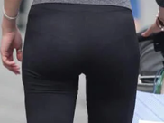 街拍:性感小美女身材真好, 怎样穿都能把曼妙身材曲线完美展现!