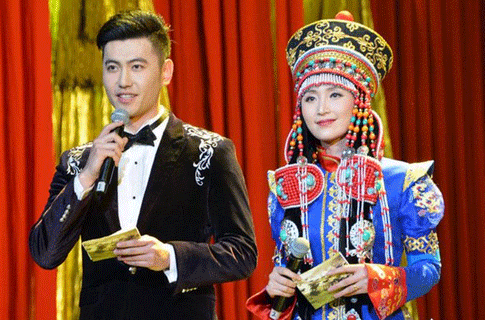庆祝内蒙古成立七十周年音乐会《草原赞歌》上演