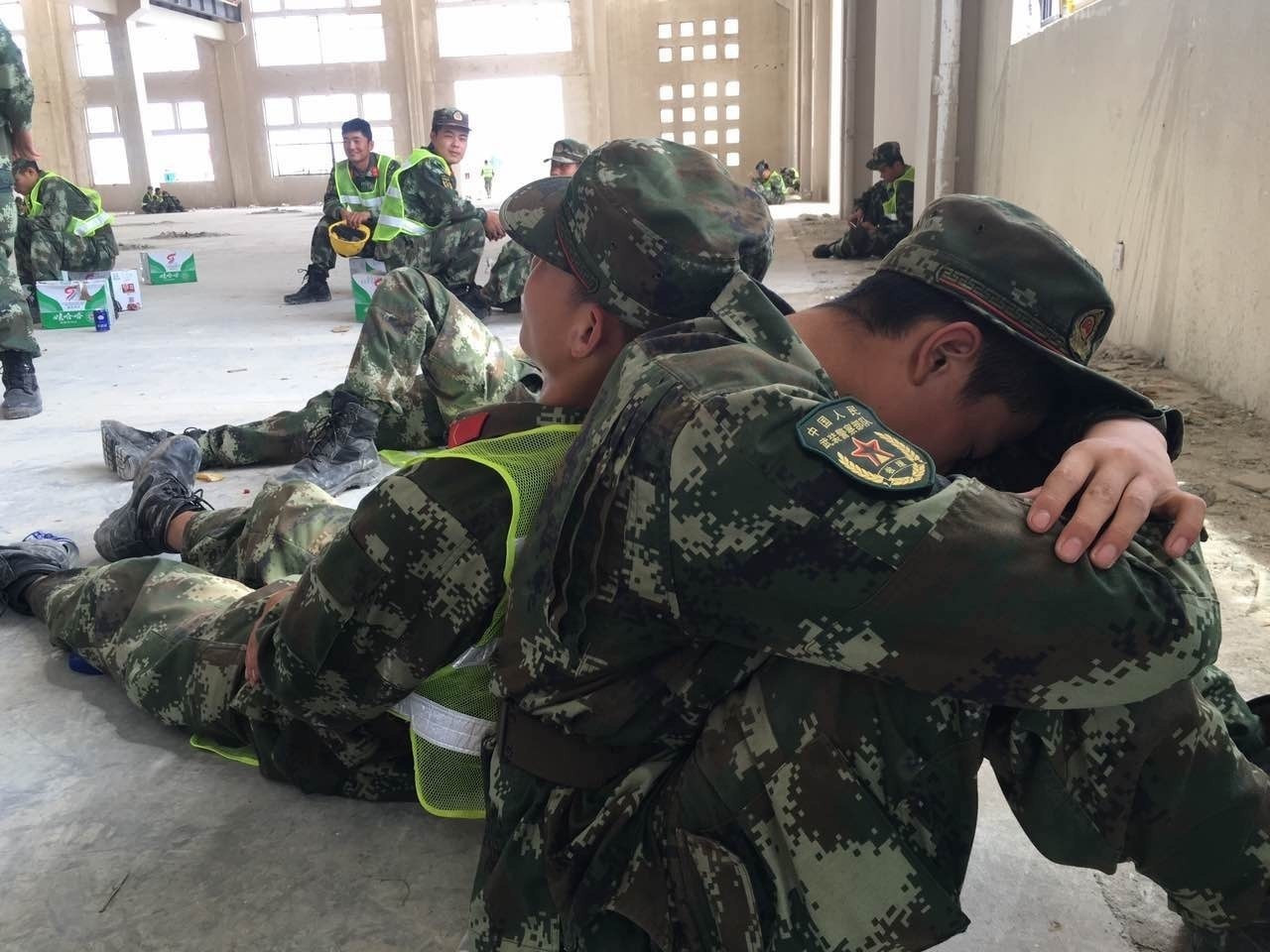 北京时间直击盐城灾区:抢险第一线的武警官兵