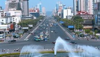 长沙五一路正式称呼为五一大道,是一条横贯长沙东西的主路.
