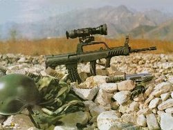 比利时FNFAL轻型自动步枪_360百科