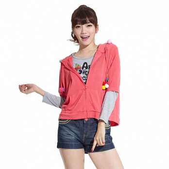 <em>Metersbonwe</em>女阿拉蕾彩色毛球结构款<em>开衫卫衣</em>