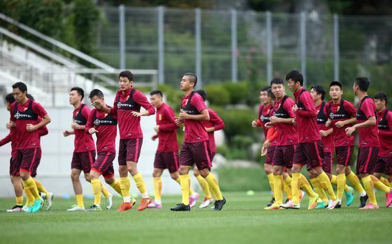 12强赛国足武汉集训 12强世预赛中国队比赛时