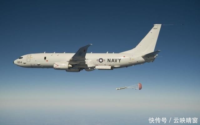 苏35战机近距拦截美机,机舱内传来冰冷警告:再