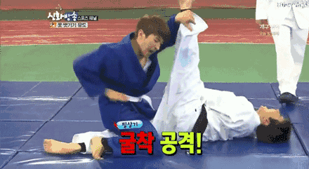 搞笑gif:小妹妹,这舞不是那么跳的