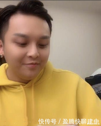 韩安冉直播呼叫小猪先生遭拒,谁注意到她的表