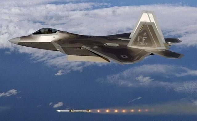 四代机都有短板!F22航程太短,歼20苏57的弱点