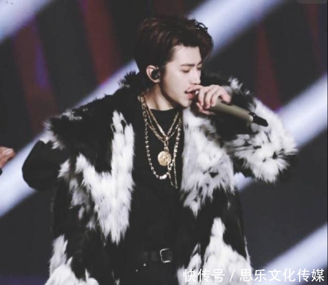 今年跨年超有梗,频上热搜停不下来,哪个瞬间让