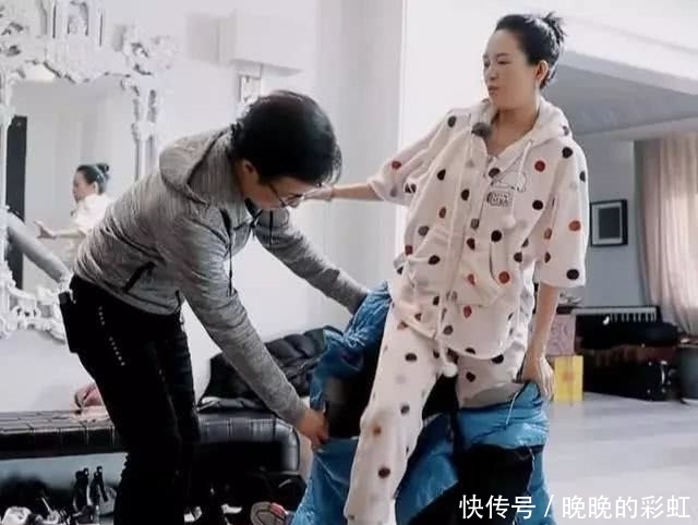 章子怡家到底多有钱?汪峰的拖鞋曝光,打脸半个