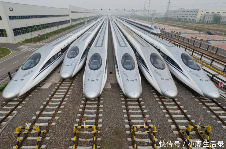 中国高铁客流量巨大,一年能赚多少钱?答案让人大跌眼镜!