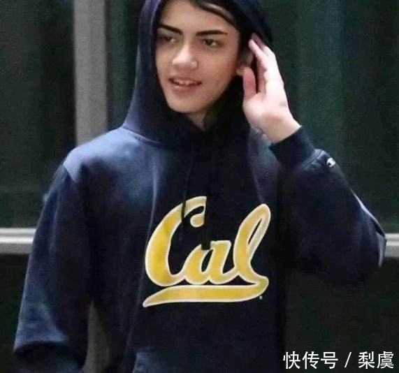 最小的儿子长发飘飘,神似迈克尔杰克逊!