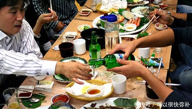 韩国人从中国回去后,向朋友直呼:千万不要和中