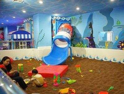 宝宝半夜大哭不止,邻居上门破口大骂:哭丧啊