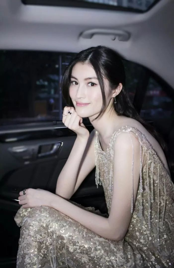 什么样子才算美女 t010b608224520451a6.jpg