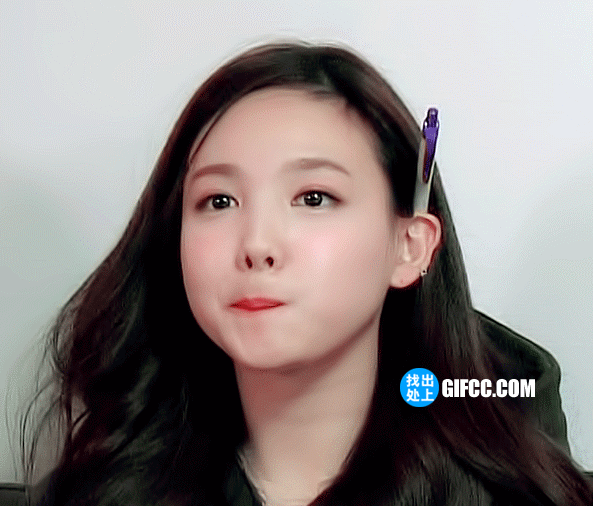 最新一期内涵爆笑动图 这手势什么意思,二千还是2b?