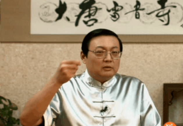 老梁两度剖析冯小刚,句句扎心针针见血!难怪对