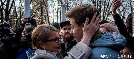 乌克兰民调喜剧演员竞选总统,首轮投票胜出