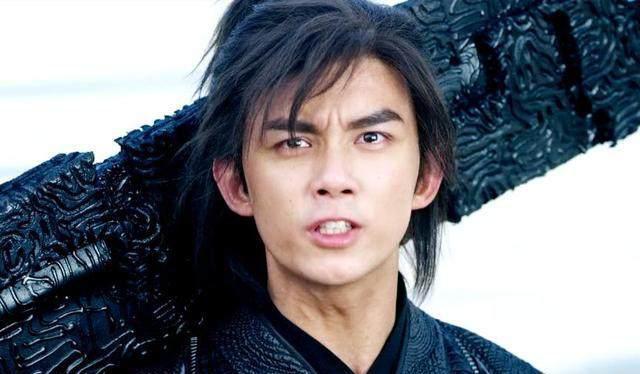 《斗破苍穹》彩鳞皇冠好美,萧炎真俊,网友:云芝