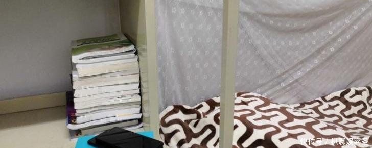 荣耀新机即将发布, 屏幕高达7.12英寸, 或将采用