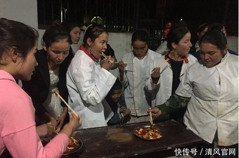村里的中式烹饪技能培训班开课啦