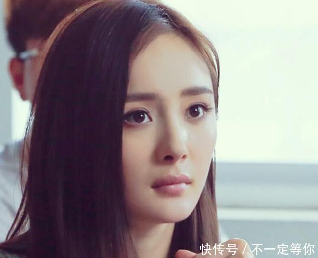 杨幂玩抖音,点赞和评论量惊人,90分的笑容甜腻