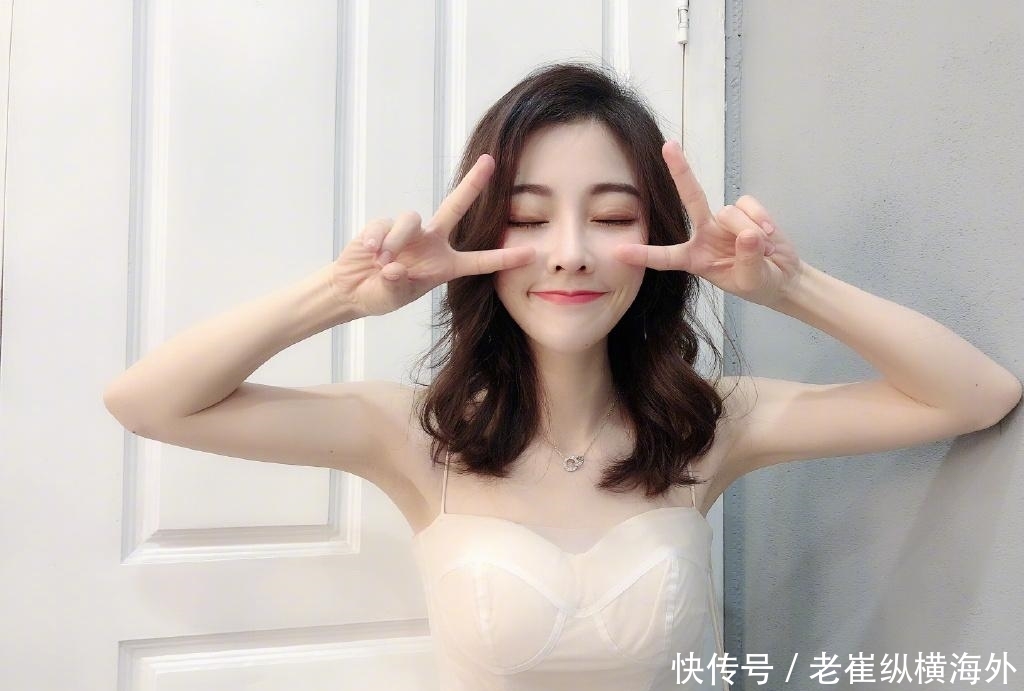 冯提莫微博晒照,假装拍大片既视感,需要加点雪