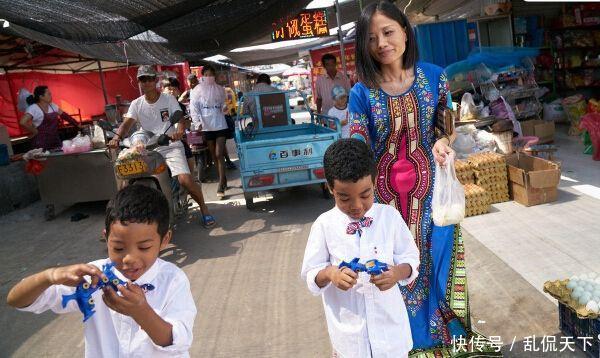 广州的非洲黑人生活10年娶中国老婆，生俩混血儿欲送回国读书