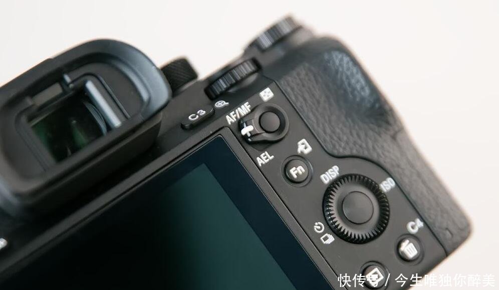 索尼(SONY)A7S2全画幅微单数码相机,让科技