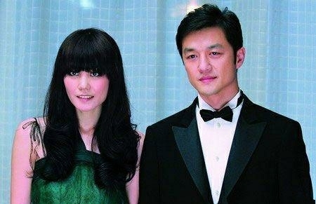 李亚鹏交往新女友曝光,同样是短发,外貌气质衣