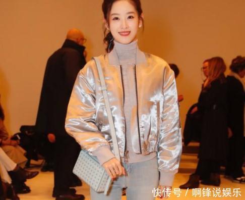 章泽天退出刘强东名下公司,携友出行不见婚戒