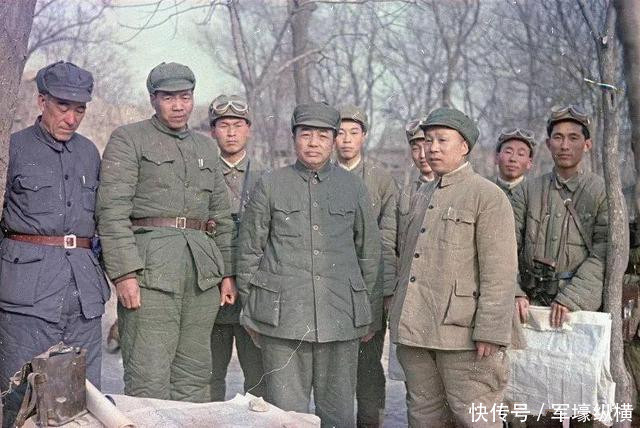 1949年解放军彩照:看当年用啥武器,第五张太帅