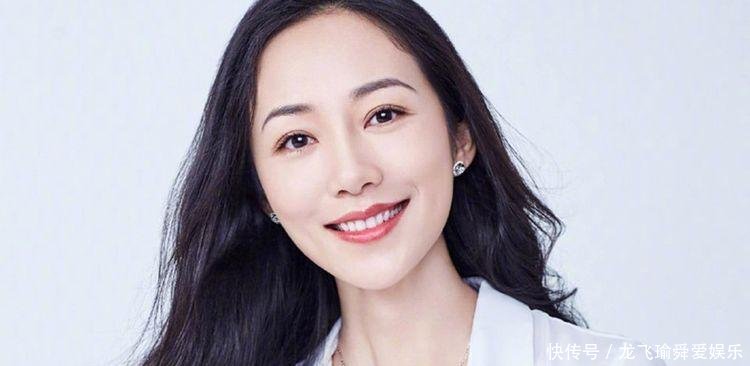 韩雪机场收到粉丝礼物, 看到价格后所做举动, 暴