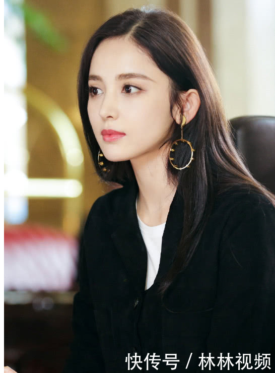 窦骁和古力娜扎亲密照公布恋情,网友:大白菜被