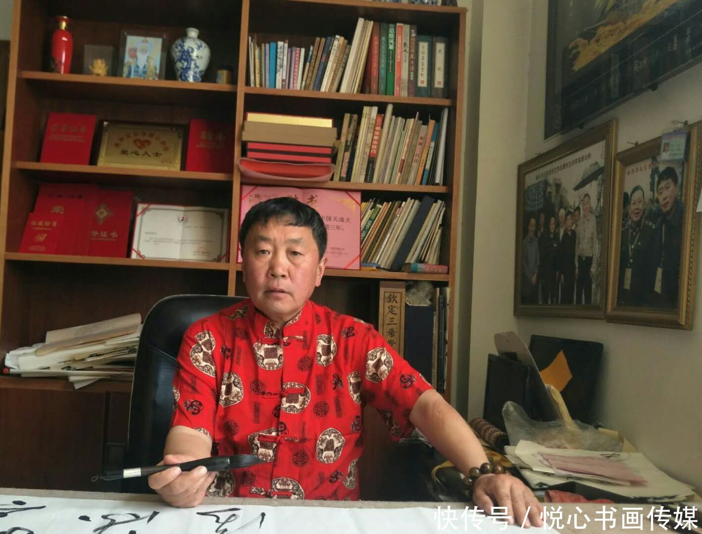 曾获各类奖项近百次,入编作品集10余册,李富春