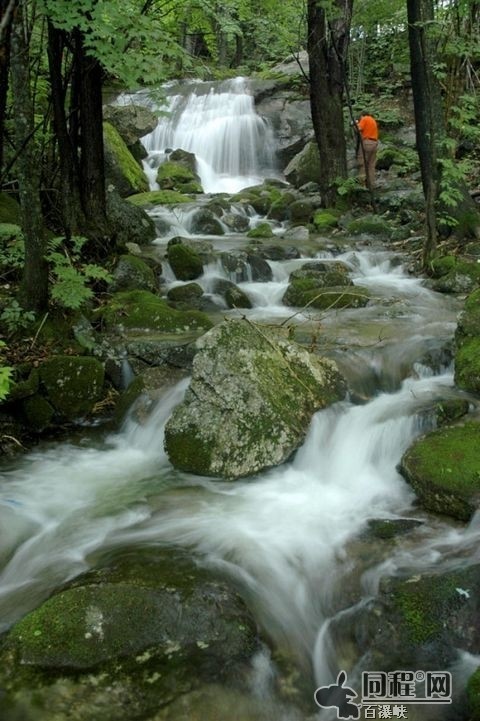 百瀑峡景区风景图