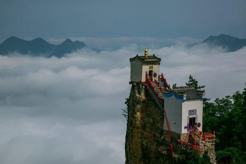 全球最险要的房子，外国人看见大赞中国人了不起