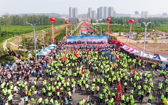 2018年体彩?环中原国际自行车公开赛在洛宁举行