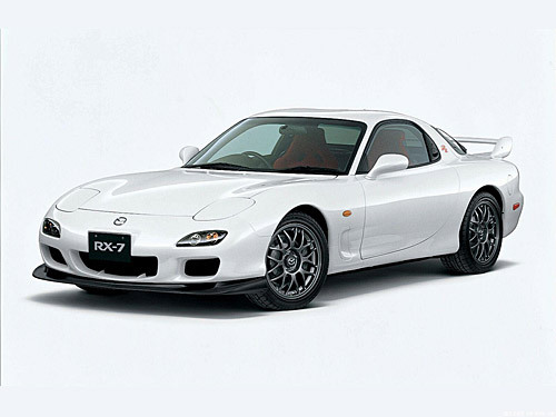 fd3s是mazda出产的rx-7系列中最终款车型底盘代号,一般简称fd.