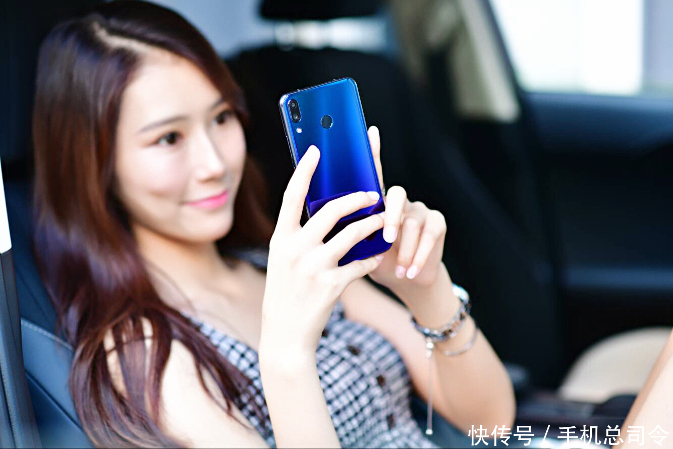 一台华为P20Pro的钱能买三台联想Z5极光版