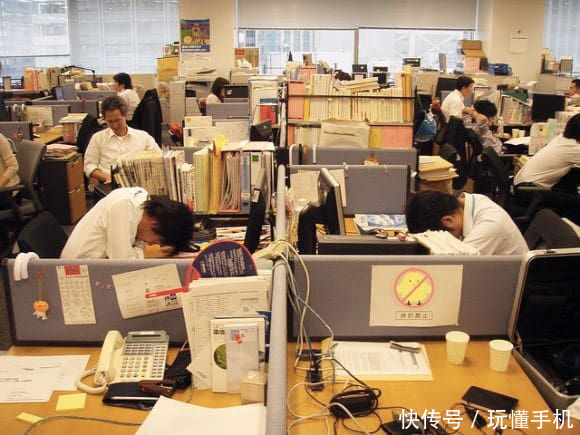 日IT行业员工超时长工作致过劳死 每月加班18