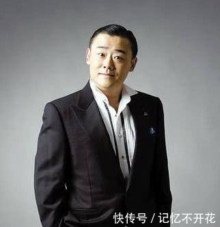 周立波继声援刘强东后,发文批判娘炮风,疑暗