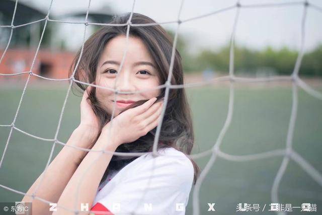 男女之间存在真感情,才会有的小动作,准的离谱!