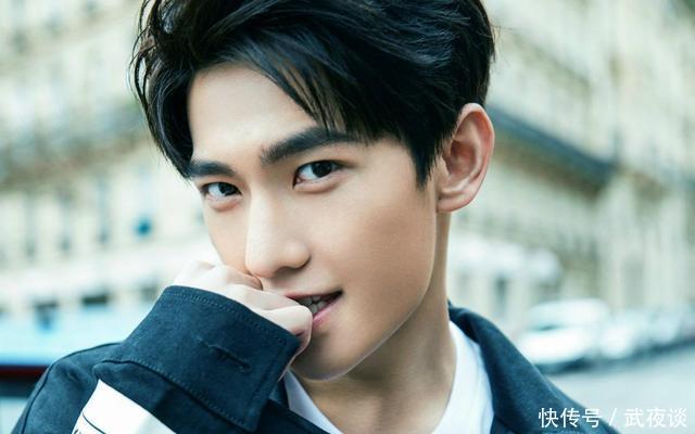 男星的童年照,黄子韬熊猫眼,张艺兴萌翻,易烊千