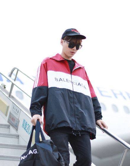 吴昕为躲李易峰缺席快本恋情屡次澄清cp粉热