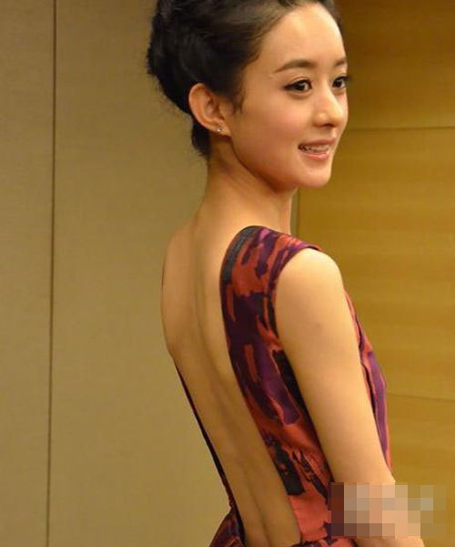 赵丽颖熟女气息爆棚   向来可爱的赵丽颖,凭借骨感美背也能轻松驾驭