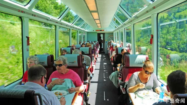世界上最慢的火车，8小时行驶270公里，乘客还抱怨开太快！