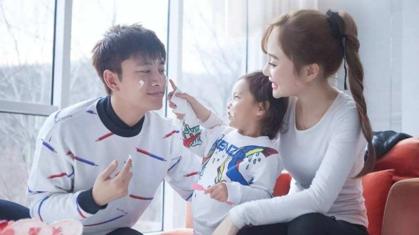 李小璐被爆和薛之谦有染,贾乃亮发文回应透露