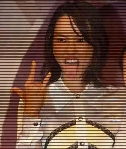 女星习惯性小动作,范冰冰拖腮白百合吐舌头,赵丽颖杨幂大不同